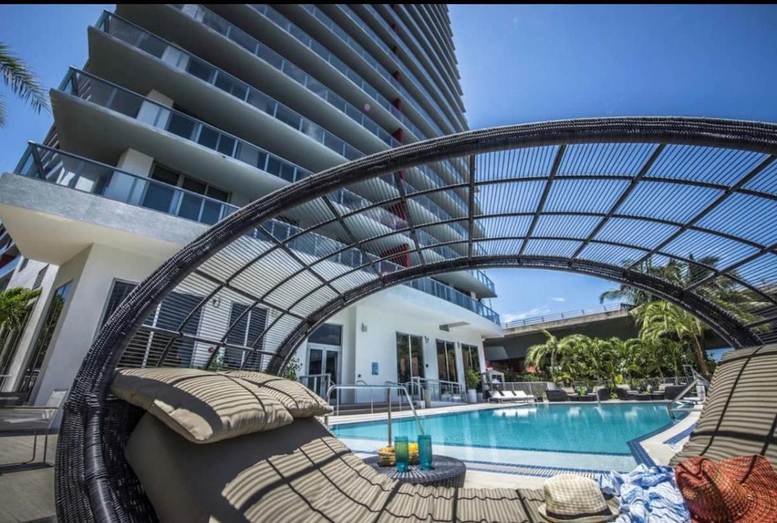 Studio In Hallandale 2 Beds Галландейл-Біч Екстер'єр фото