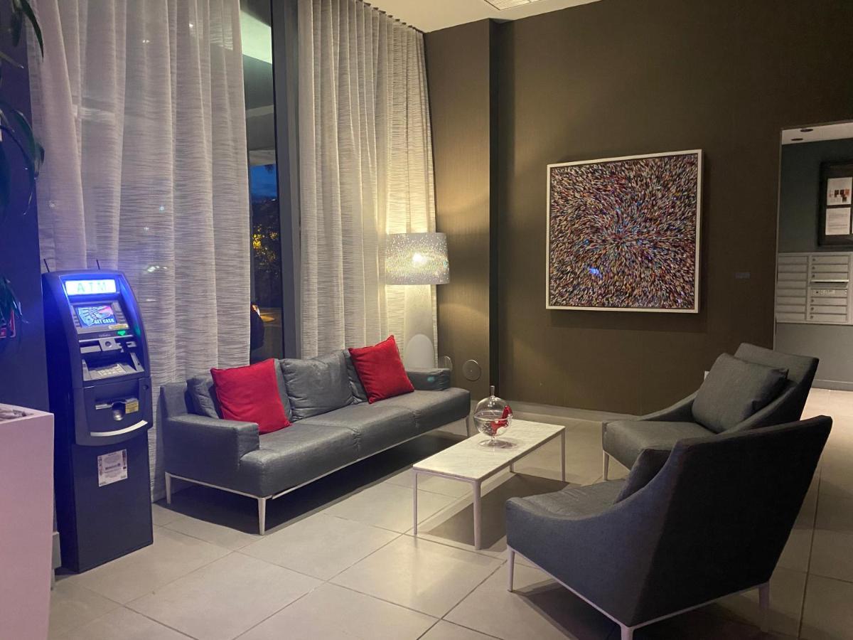 Studio In Hallandale 2 Beds Галландейл-Біч Екстер'єр фото